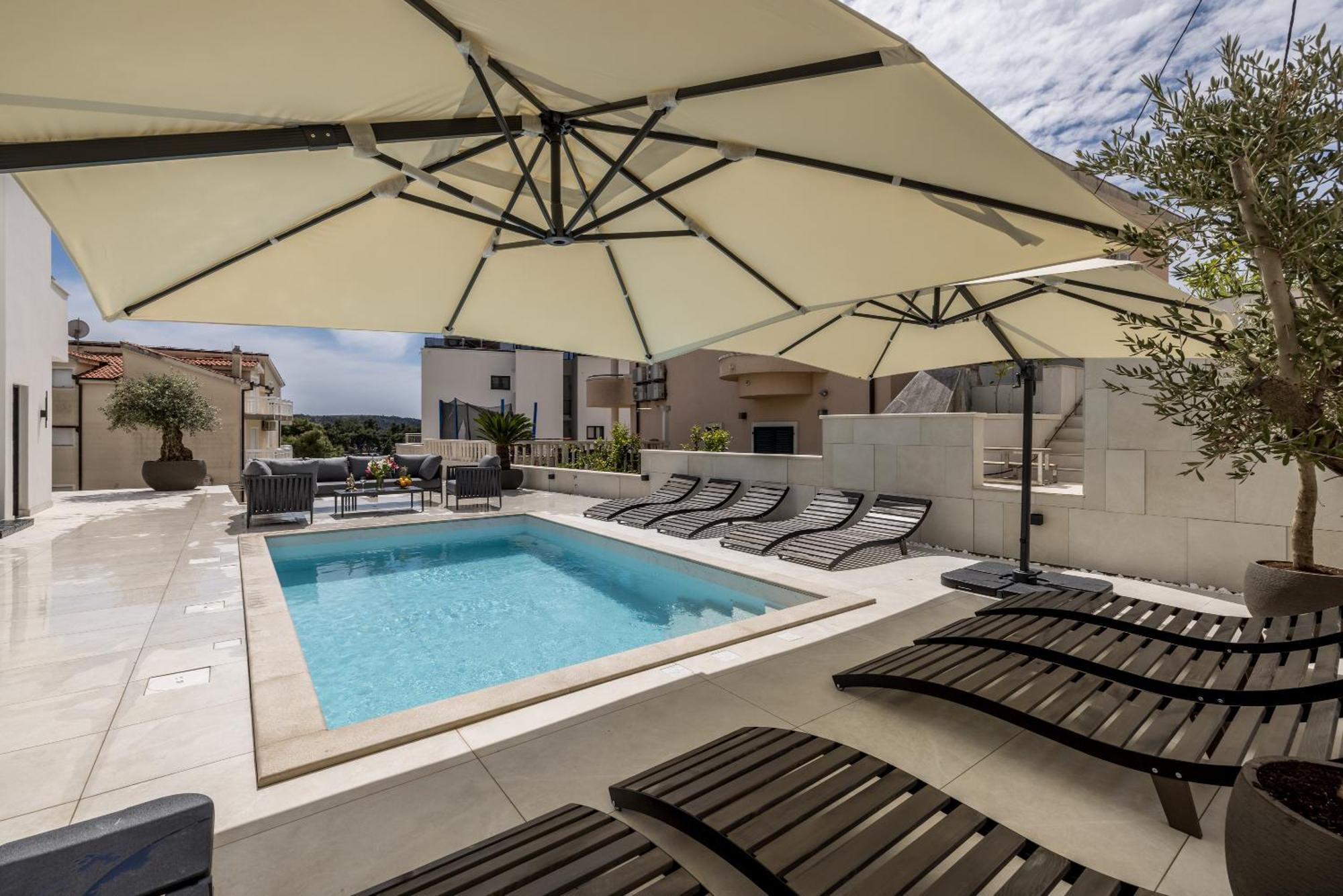 Apartment Sara Trogir Bagian luar foto
